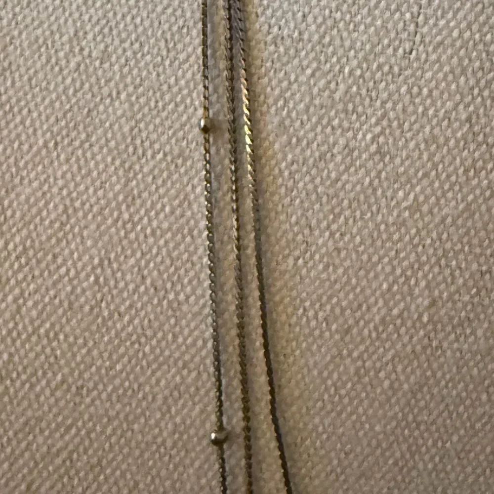 Vintage 3 Tier Silver Tone Cobra Chain Necklace with ball detail. - Picture 3 of 4